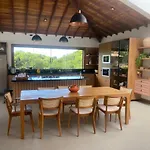 Casa Alto Padrao A 100 Metros Da Praia Brava